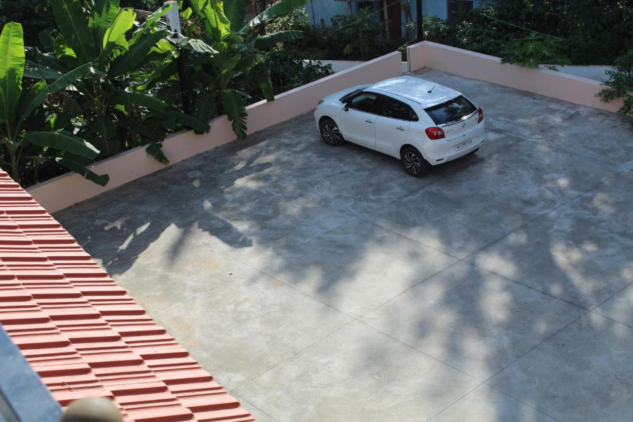 Apartamento Sri Lakshmi Estates Siddāpur Exterior foto