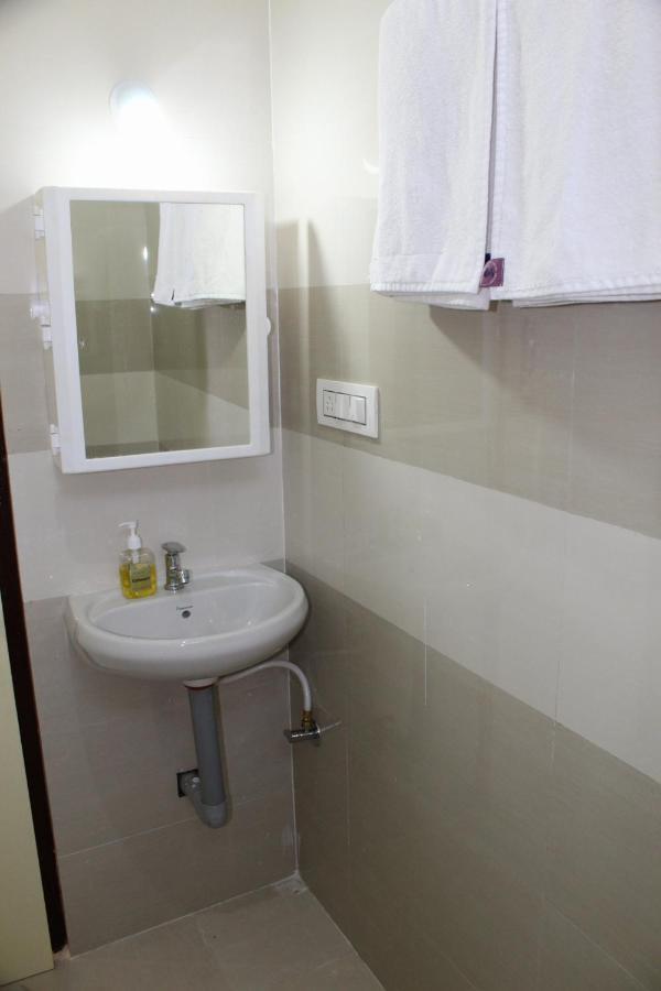 Apartamento Sri Lakshmi Estates Siddāpur Exterior foto