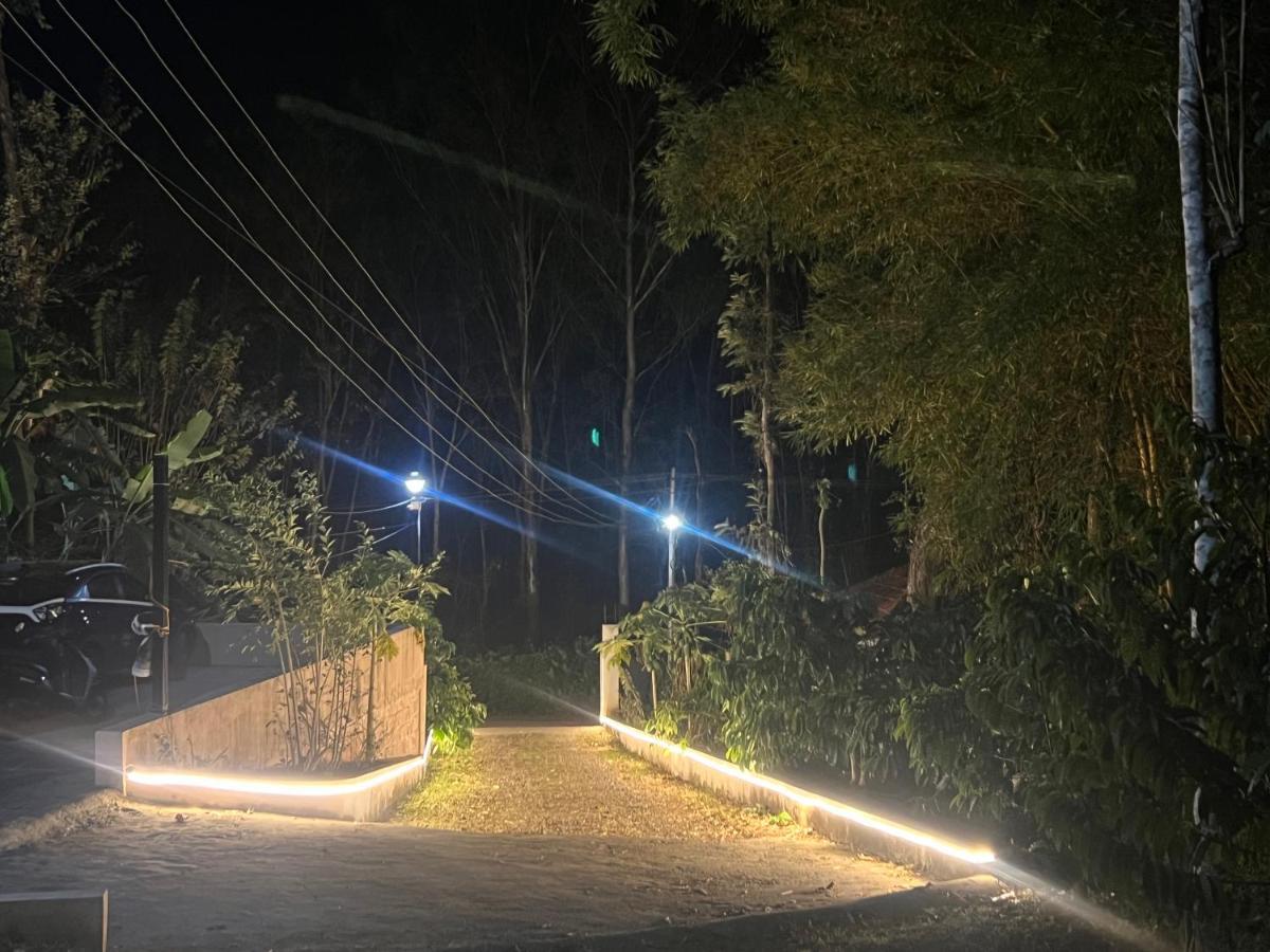 Apartamento Sri Lakshmi Estates Siddāpur Exterior foto