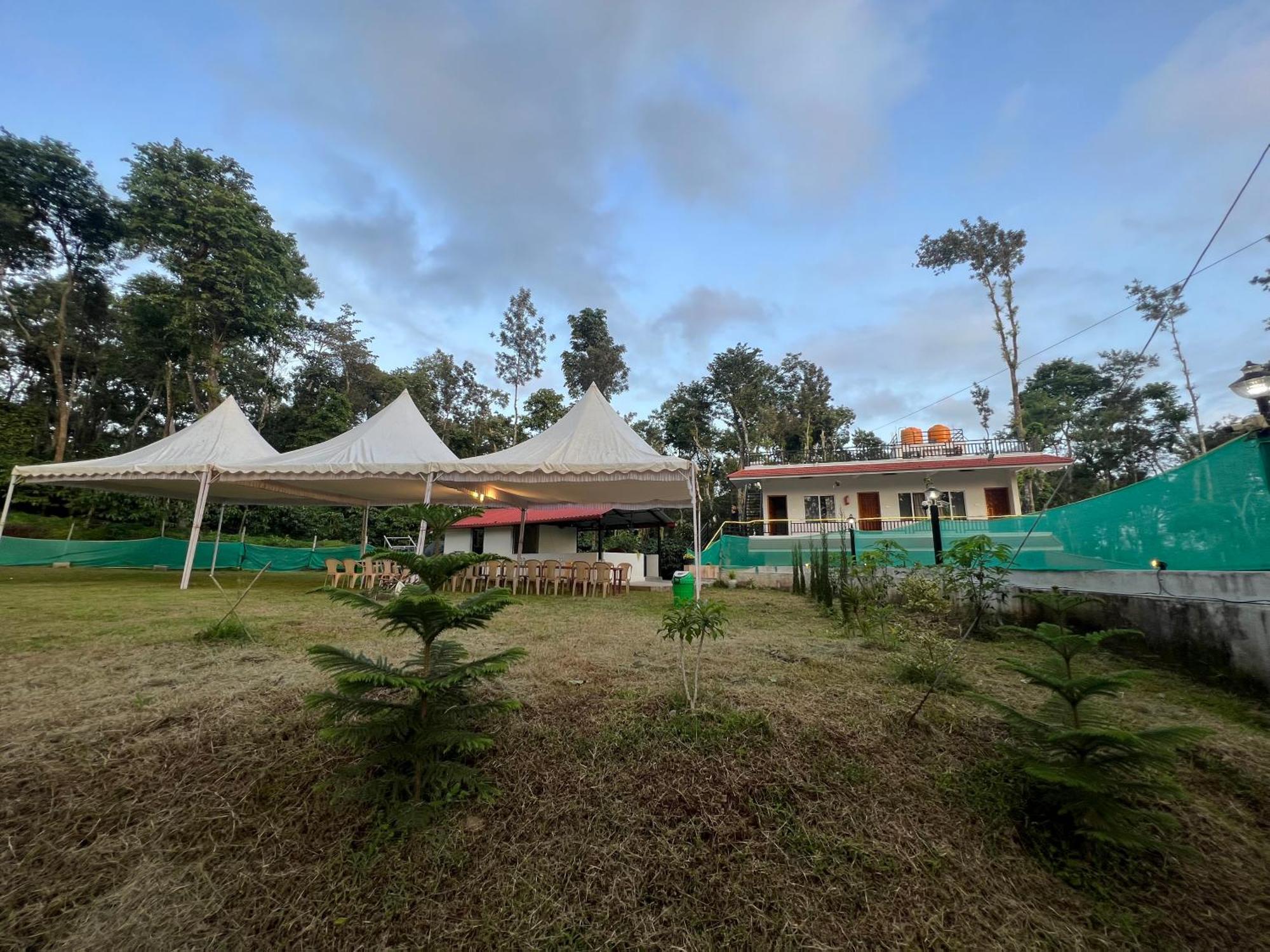 Apartamento Sri Lakshmi Estates Siddāpur Exterior foto